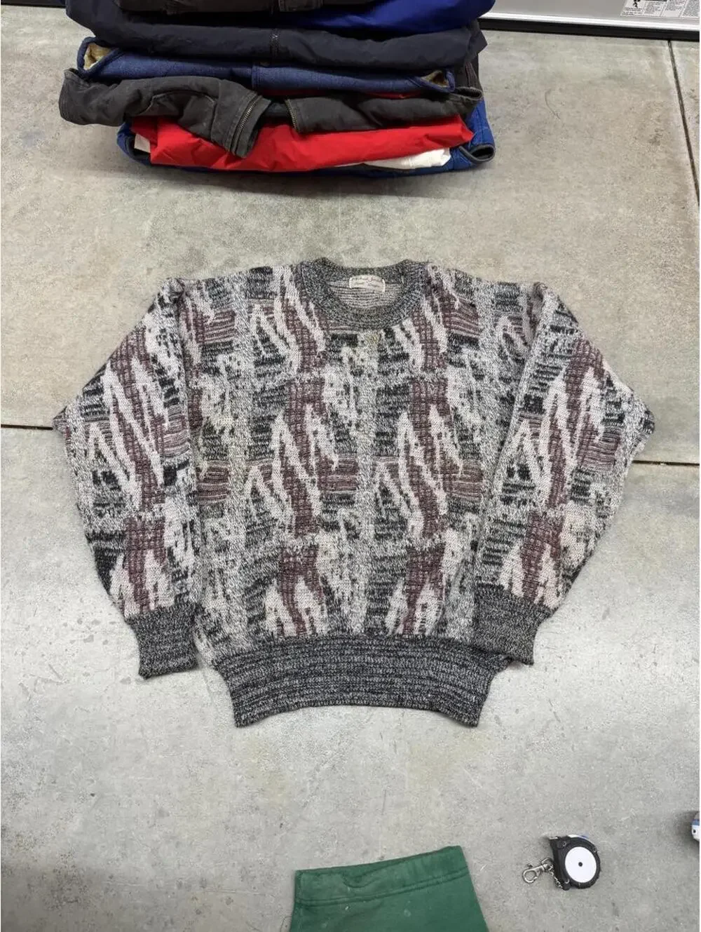 vintage grey burgandy and black zig zag knit sweater size large